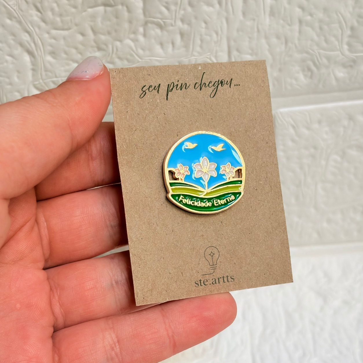 Pin Lírio Felicidade Eterna – Congresso JW 2026